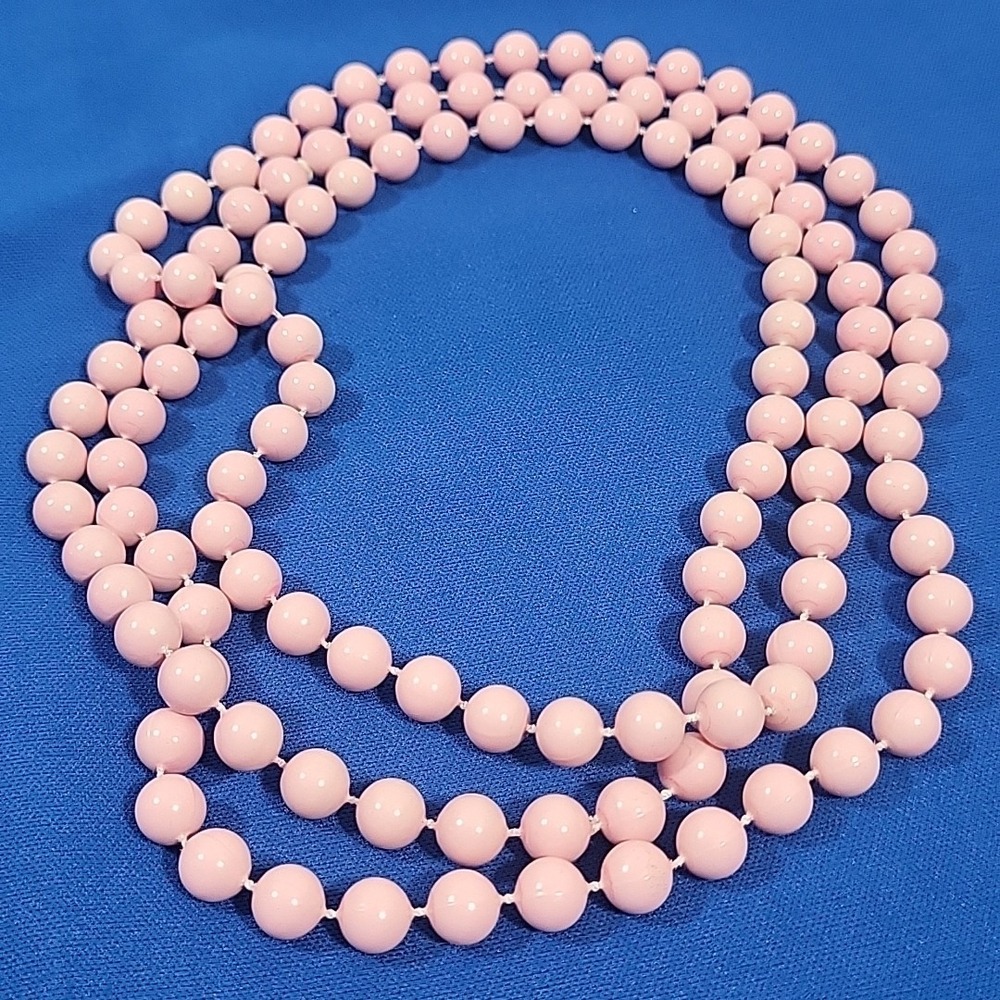 Vintage Pink Beaded Necklace Long Single Strand Loop Feminine‎ Barbiecore